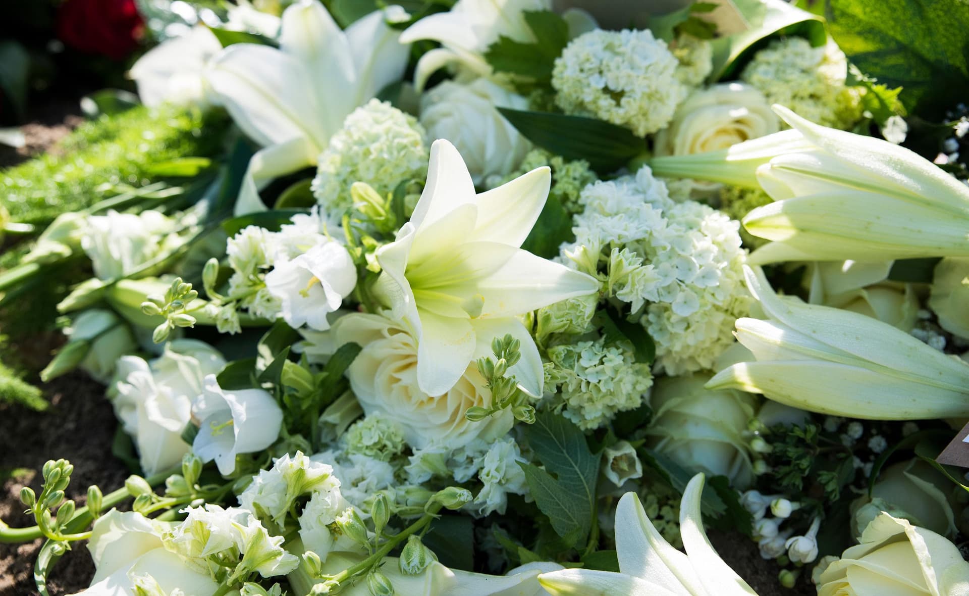 Centros de flores para cementerio en Vigo