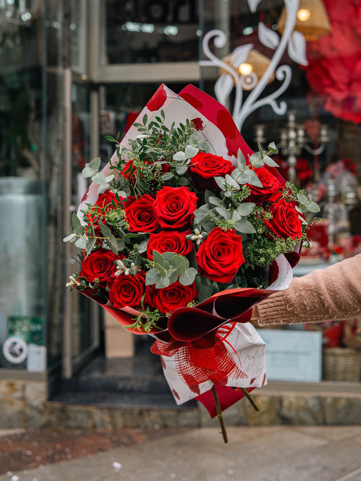 Ramo de 12 rosas rojas - Imagen 3