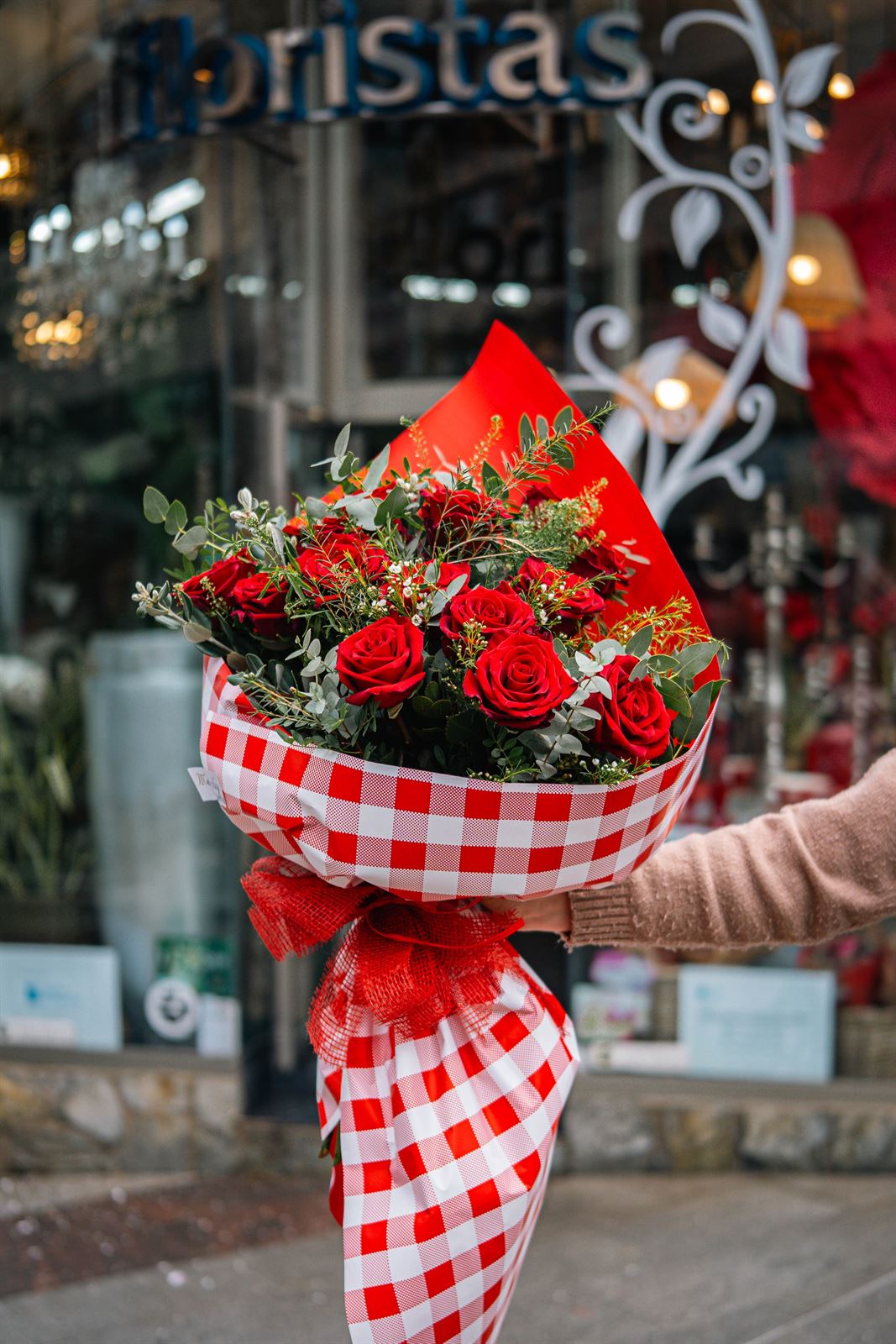 Ramo de 18 rosas rojas - Imagen 2