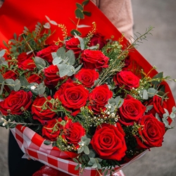 Ramo de 24 rosas rojas - Imagen 1