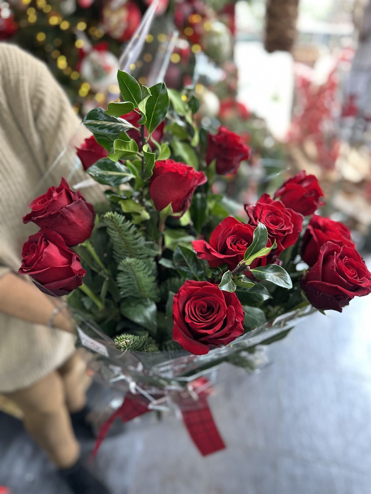 Ramo de Rosas Rojas (Tallo 70 cm) - Imagen 3